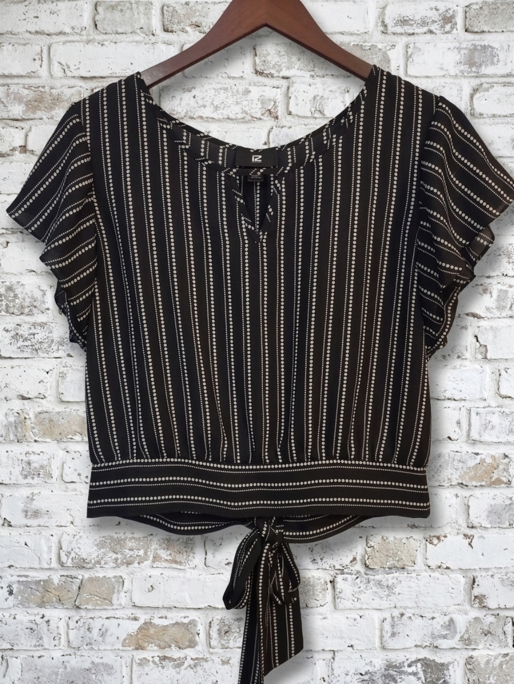 iZ Byer Black & White Striped Dotted Flutter Sleeve Tie-Back Crop Top